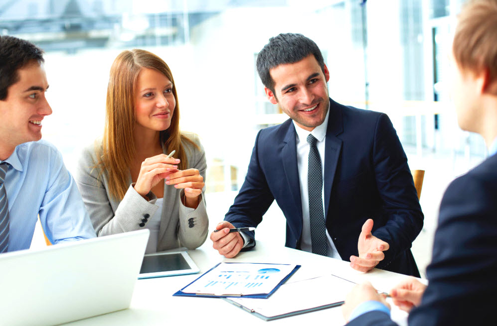 تشویق دیگران برای معرفی خود برای افزایش مهارت اجتماعی