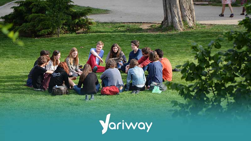 با دیدن دوستانتان از اضطراب خود کم کنید